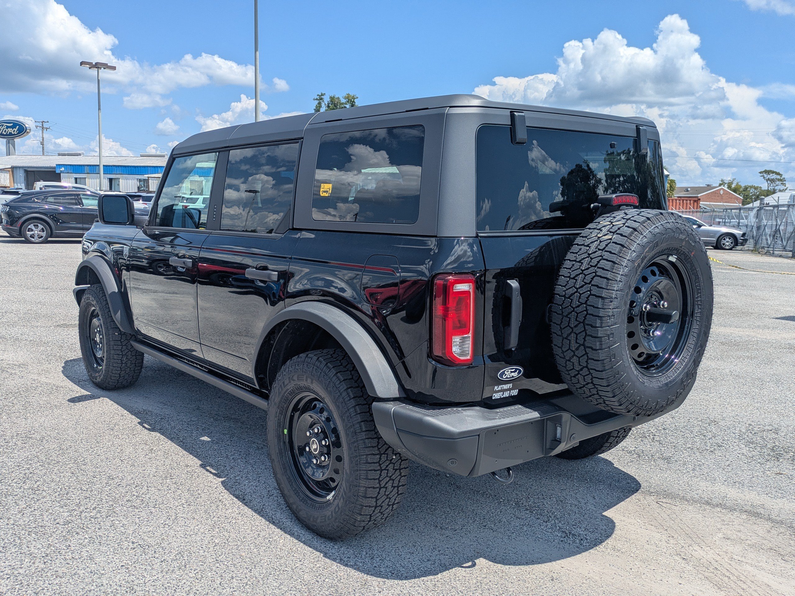 New 2026 Ford Bronco Big Bend w/ Black Diamond Package AWD/4WD image 6