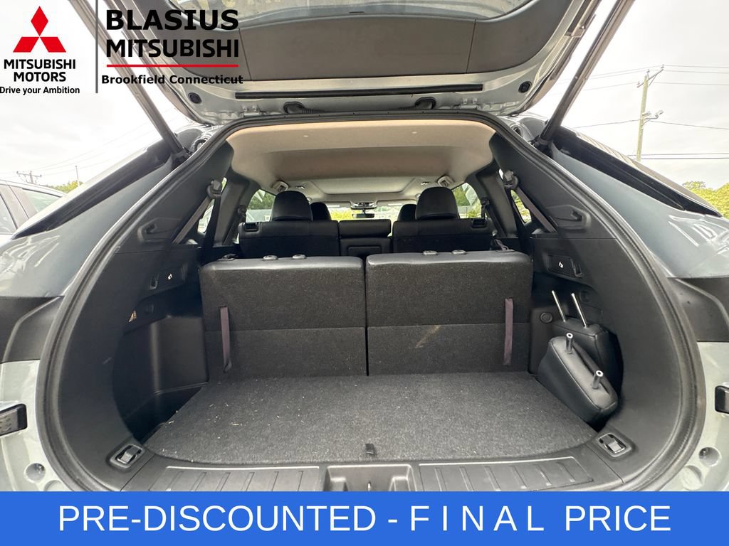 Used 2025 Mitsubishi Outlander AWD image 58