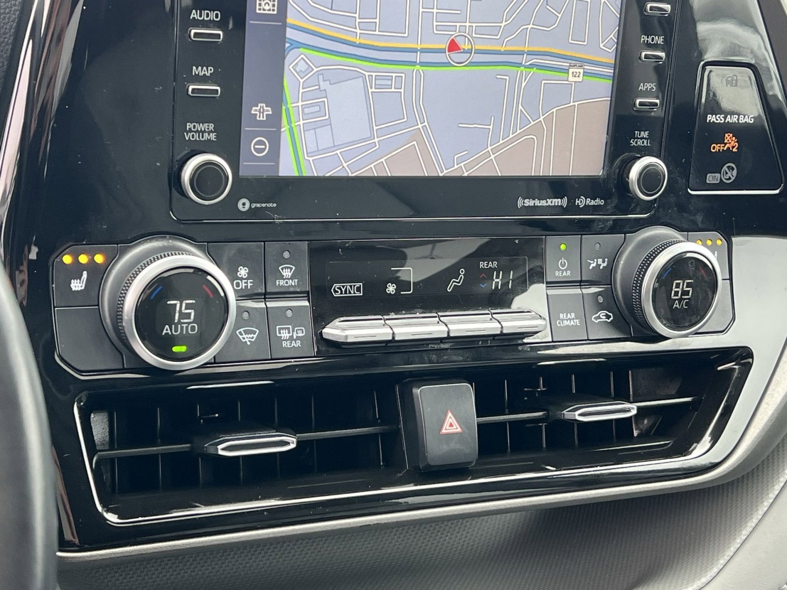 Used 2021 Toyota Highlander XLE image 21