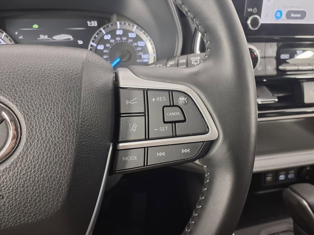 Used 2023 Toyota Highlander LE image 16