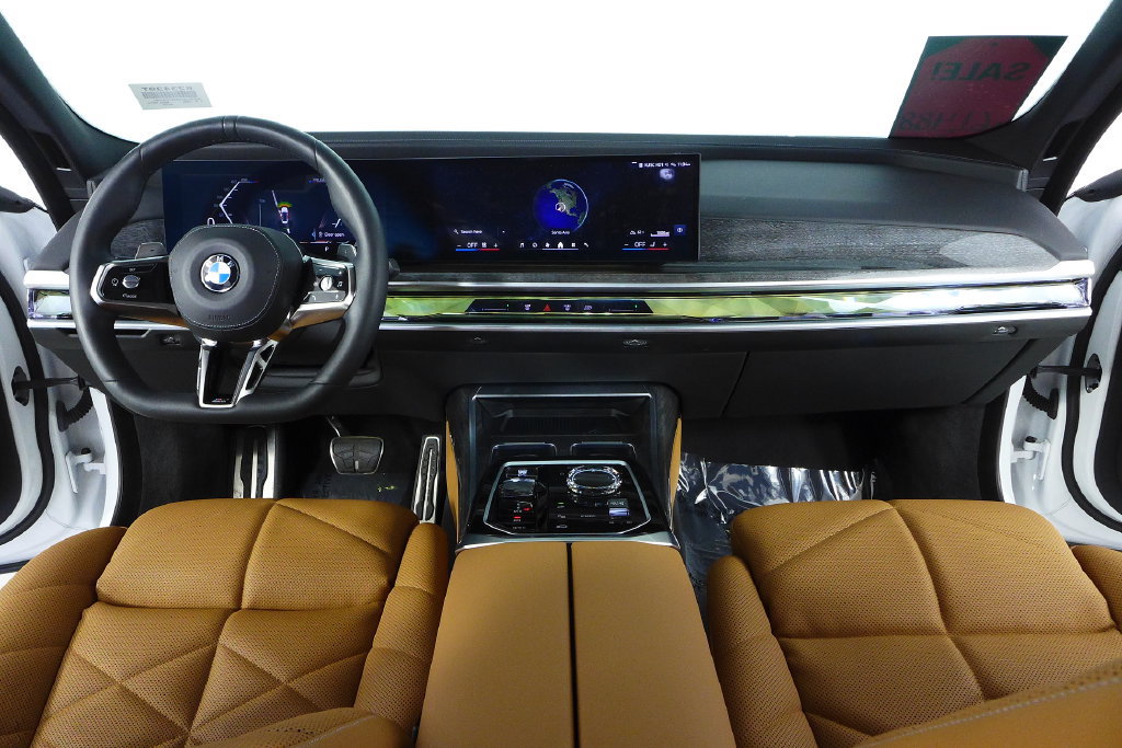 Certified 2024 BMW 740i w/ Premium Package RWD image 24