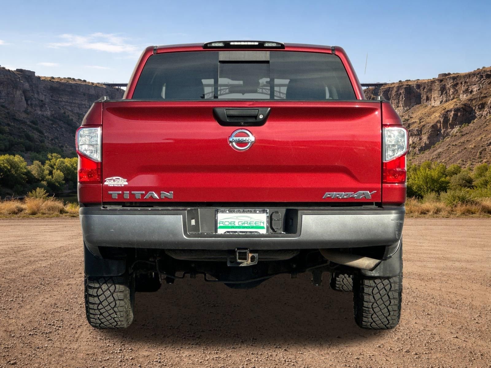 Used 2017 Nissan Titan PRO-4X image 4