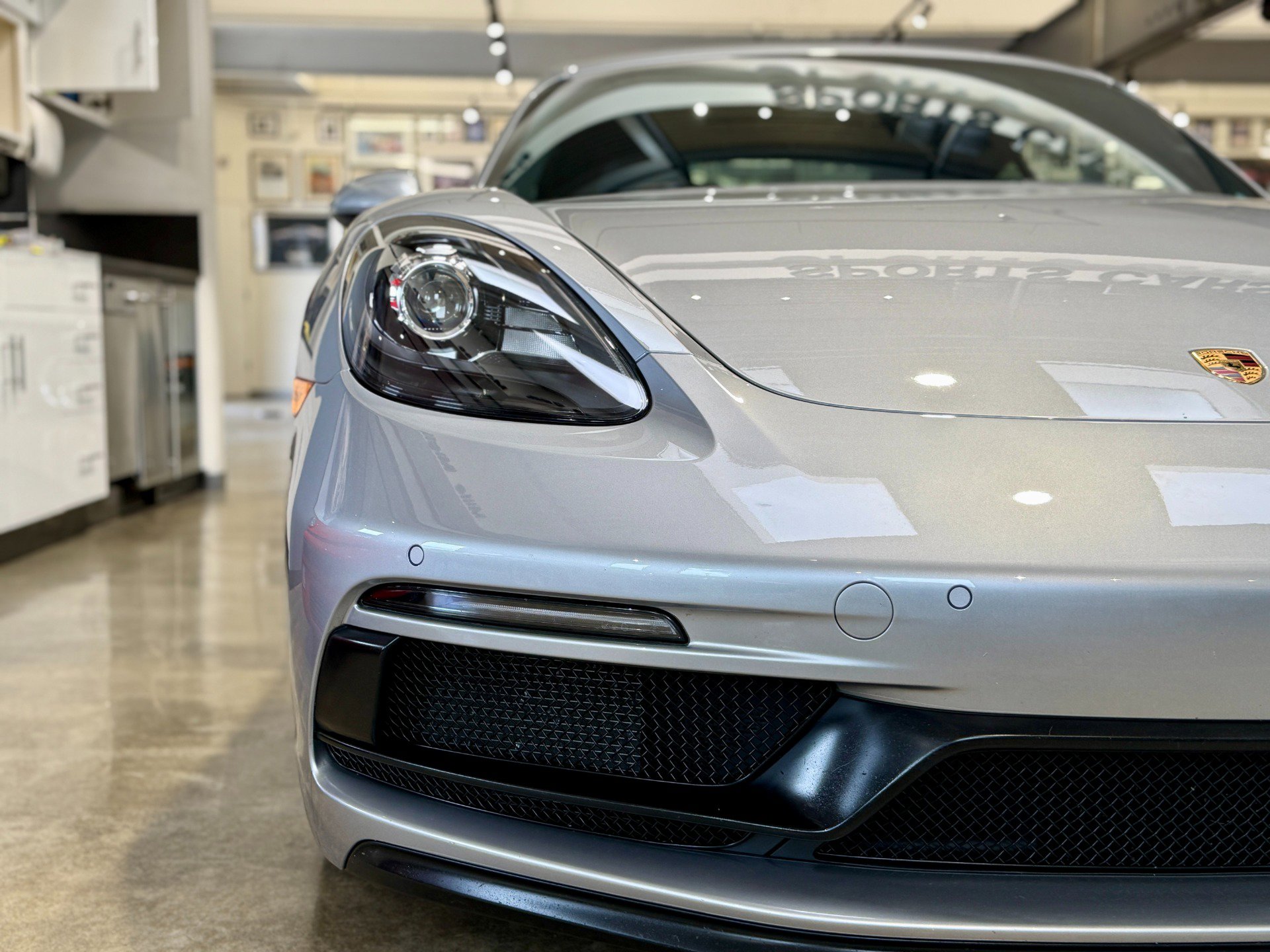 Used 2018 Porsche 718 Cayman GTS image 28