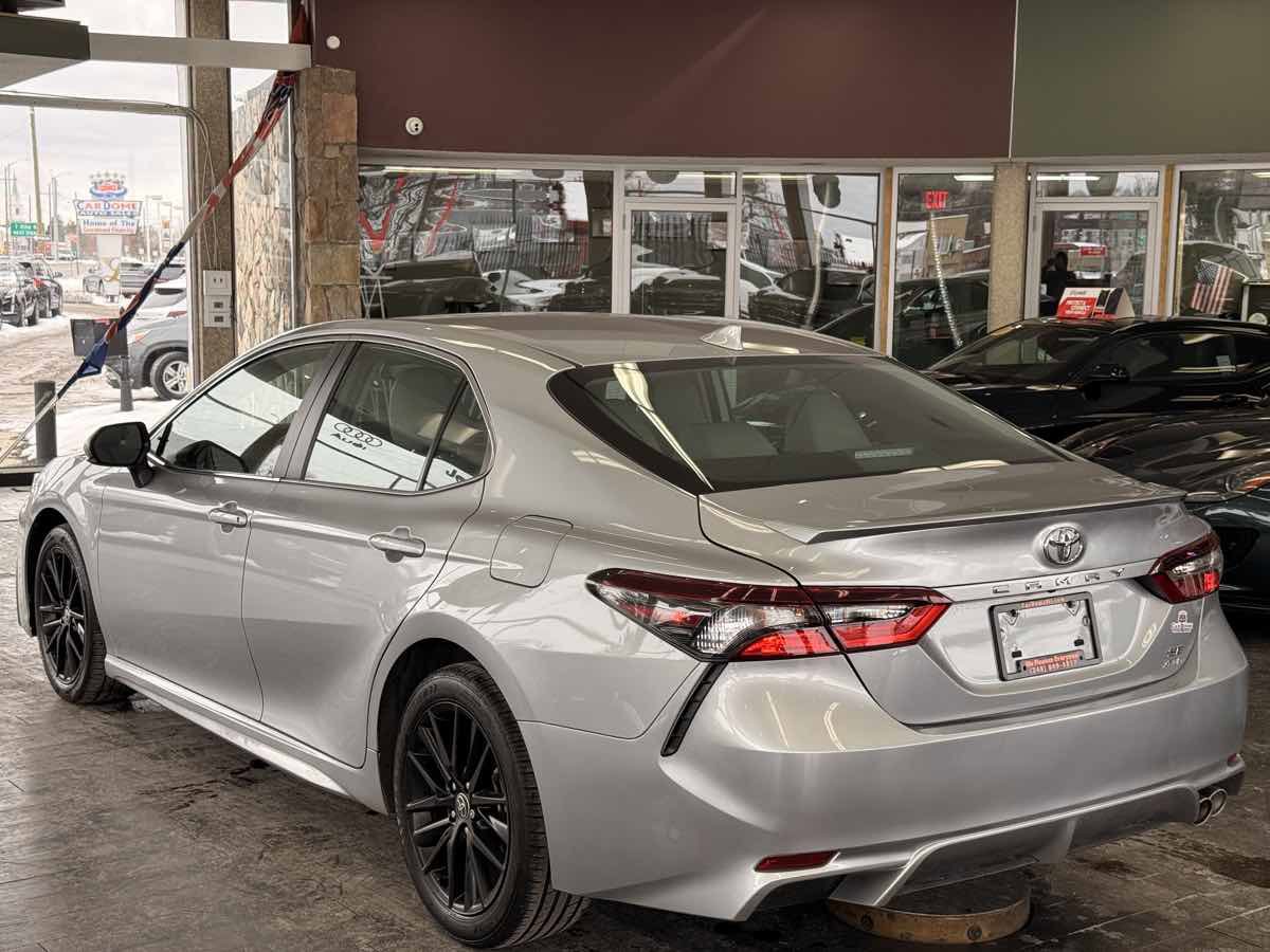 Used 2023 Toyota Camry SE AWD/4WD image 10