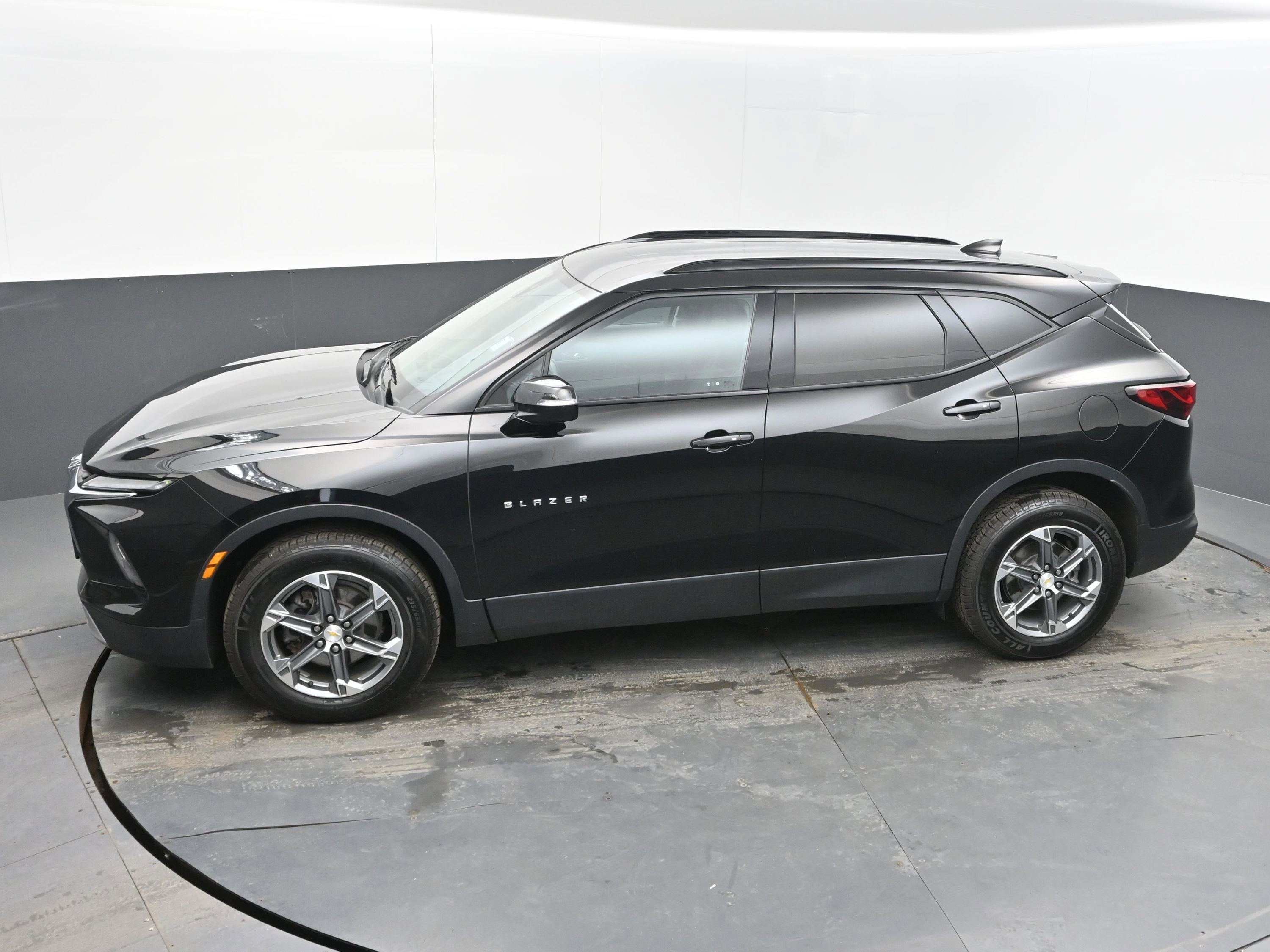 Used 2023 Chevrolet Blazer LT image 30