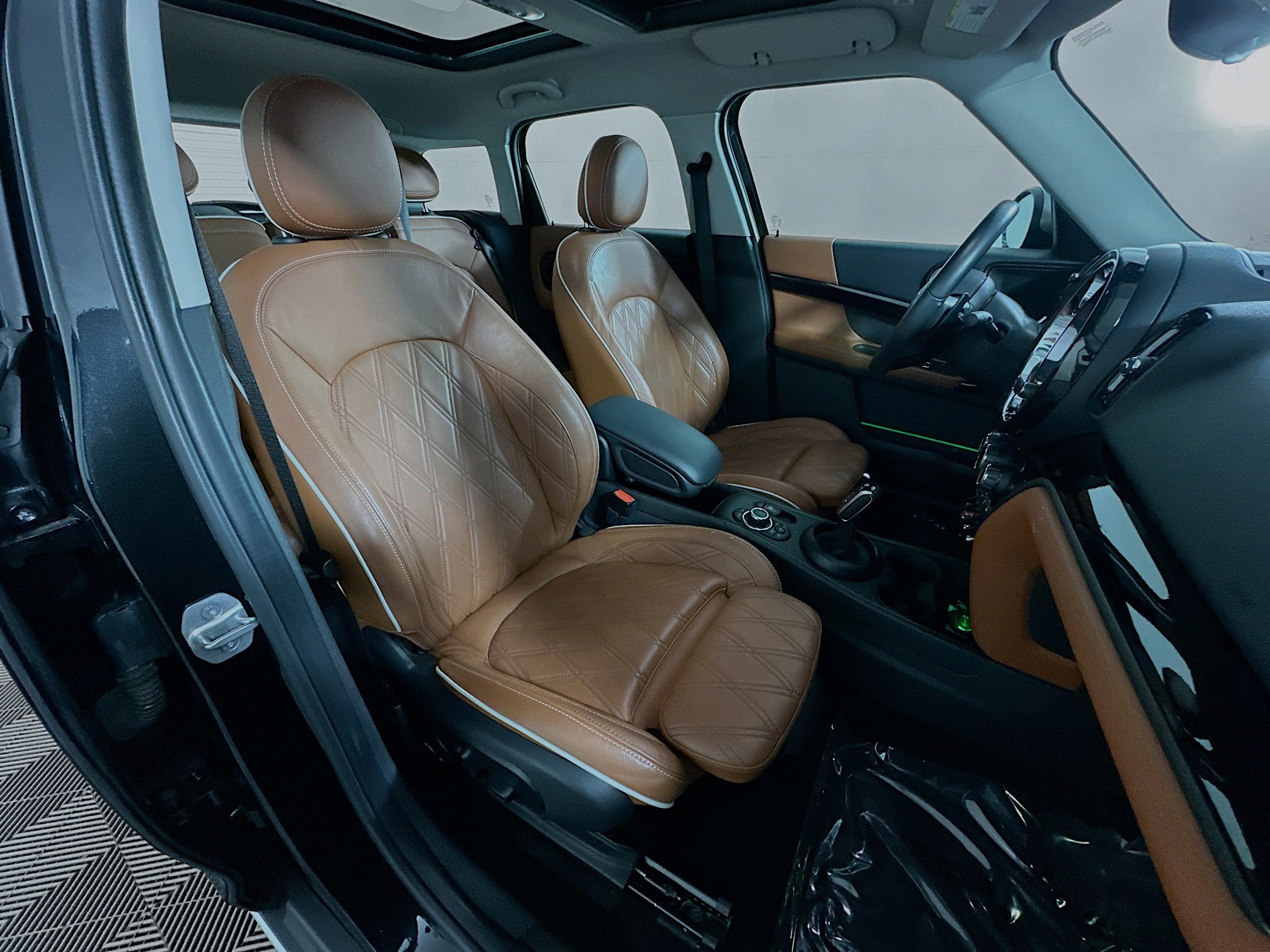 Used 2024 MINI Cooper Countryman S w/ Premium Package image 28