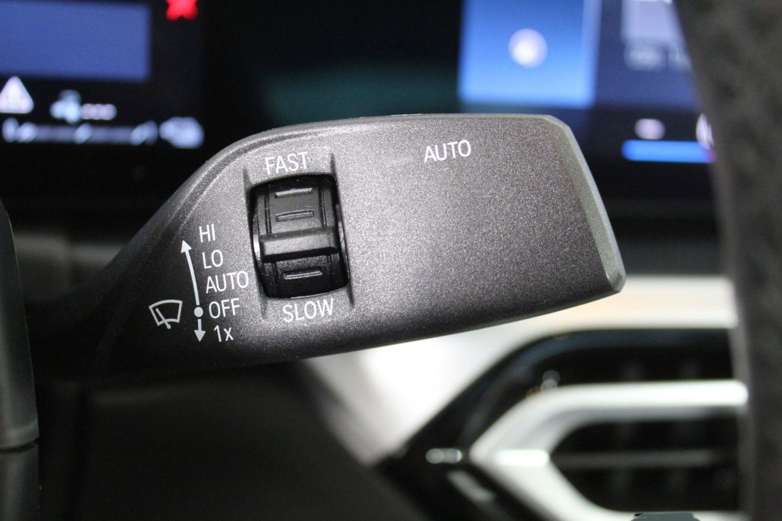 Used 2024 BMW 330e xDrive w/ Premium Package image 34