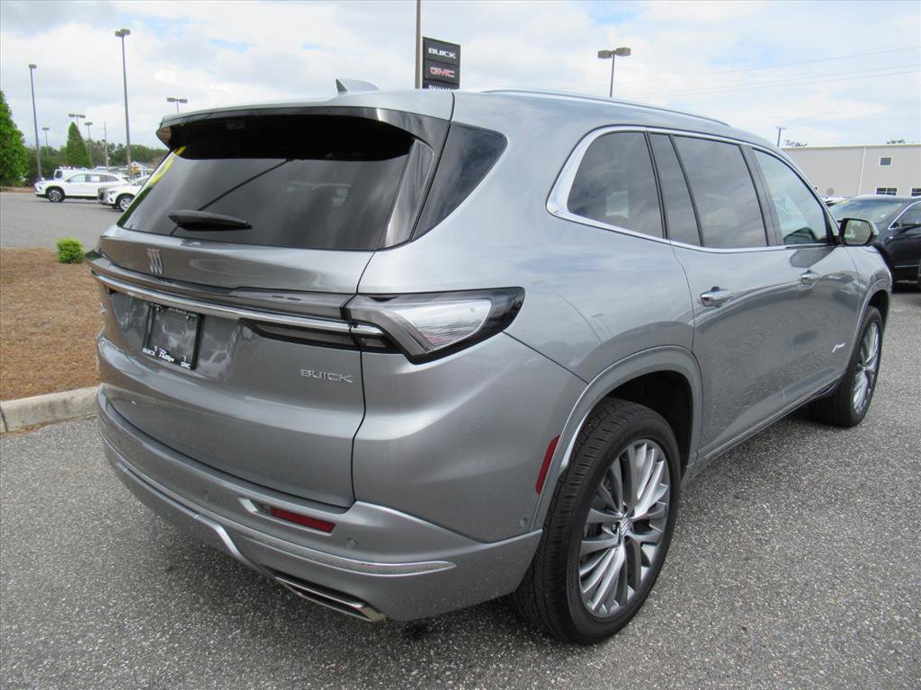 Used 2025 Buick Enclave Avenir w/ Super Cruise Package AWD/4WD image 7