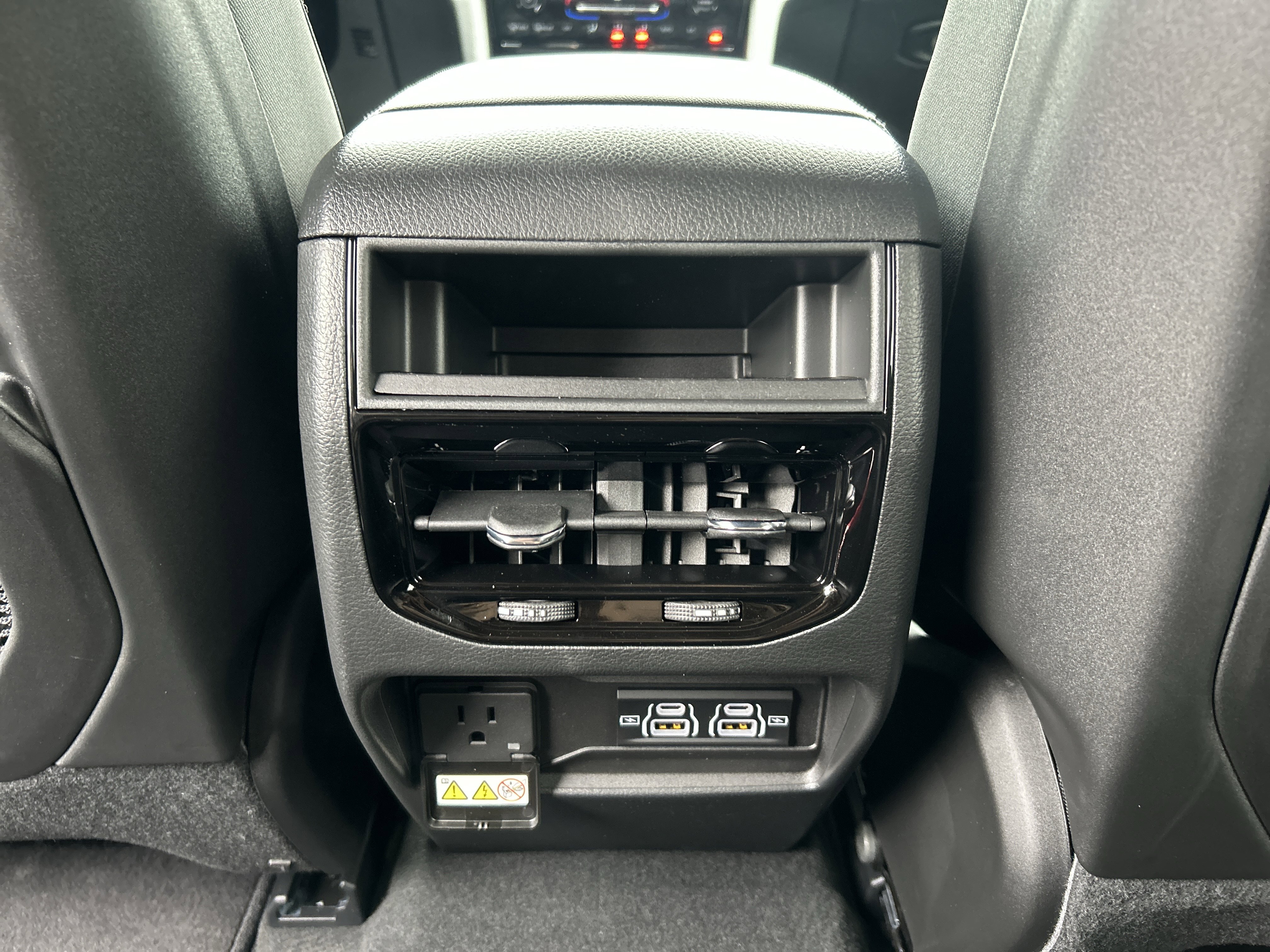 New 2025 Jeep Grand Cherokee Altitude image 36