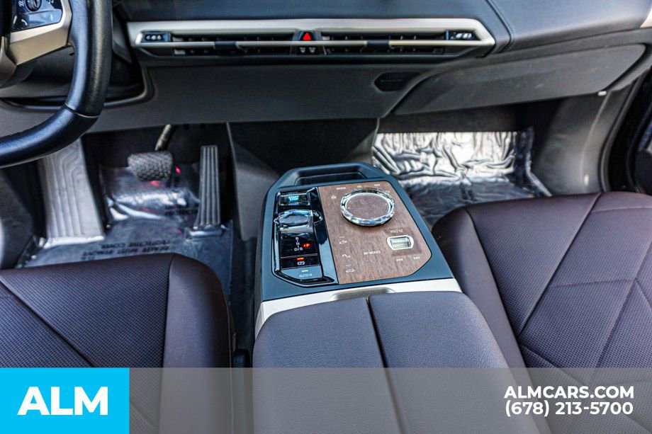 Used 2022 BMW iX xDrive50 w/ Convenience Package image 43