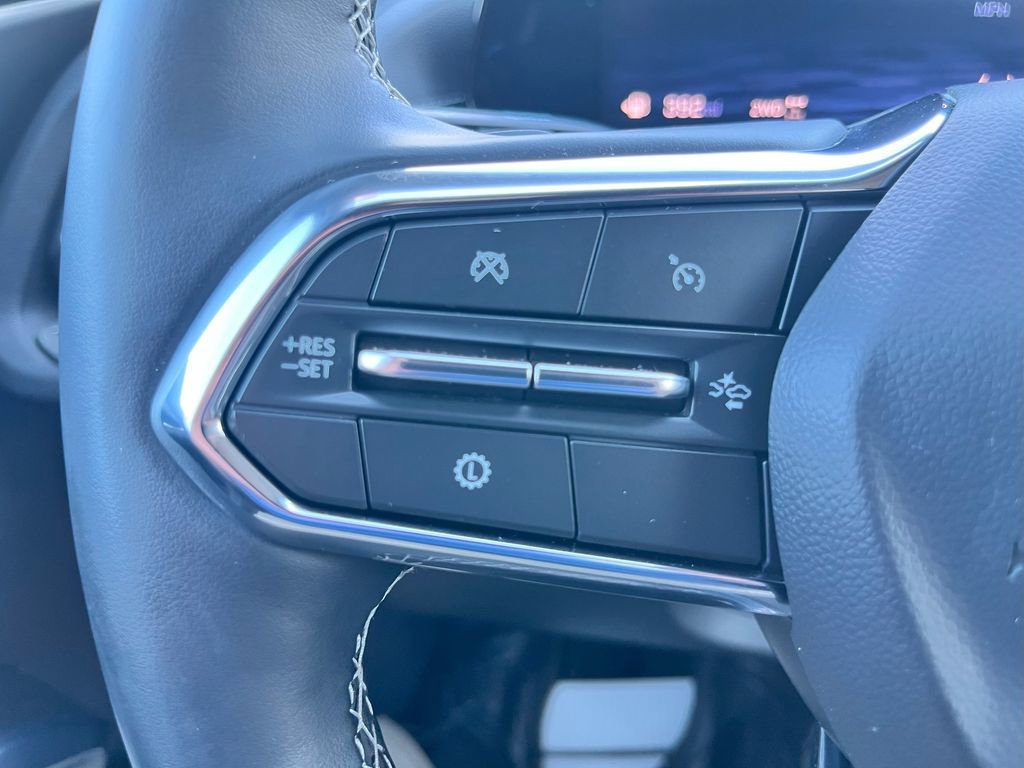 Certified 2025 Chevrolet Traverse LT image 27