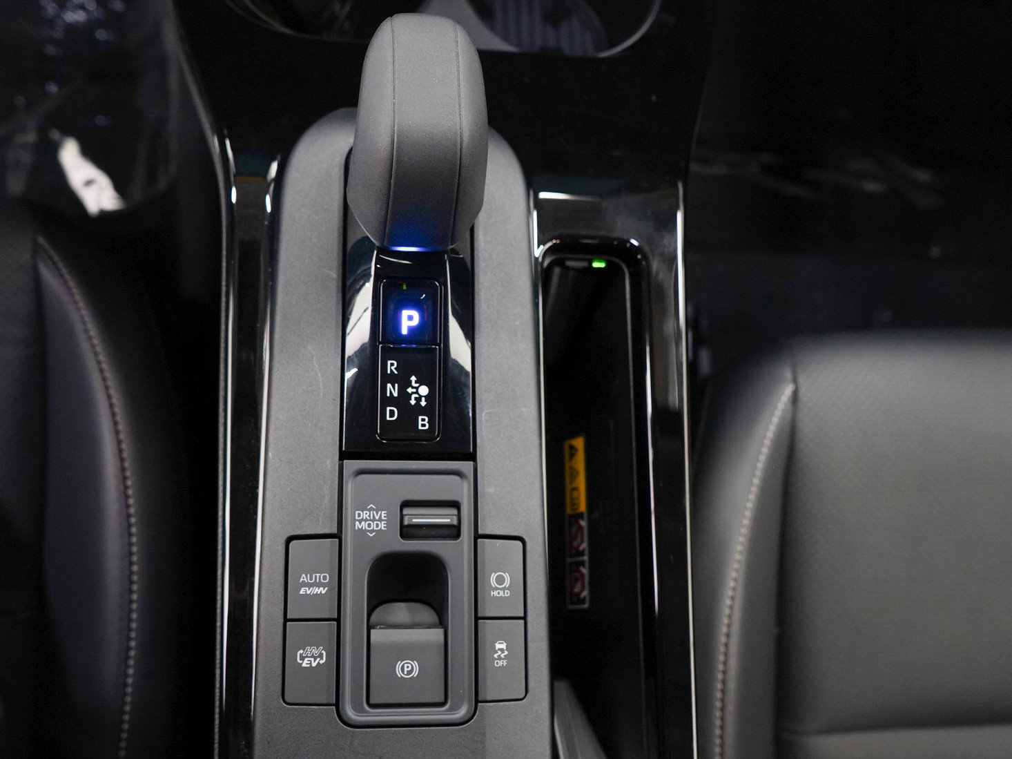 Used 2026 Toyota Prius Plug-In Hybrid image 25
