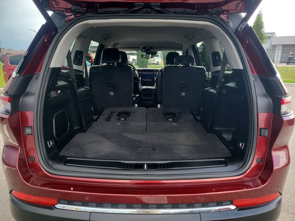 Certified 2021 Jeep Grand Cherokee L Limited RWD image 11