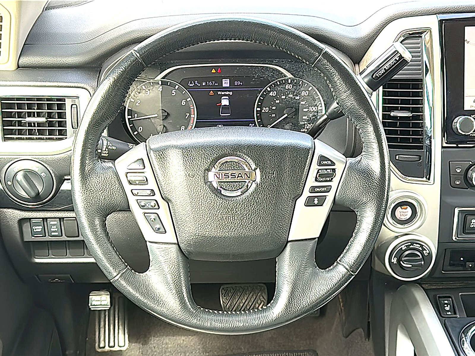 Used 2021 Nissan Titan SV w/ SV Convenience Package AWD/4WD image 21