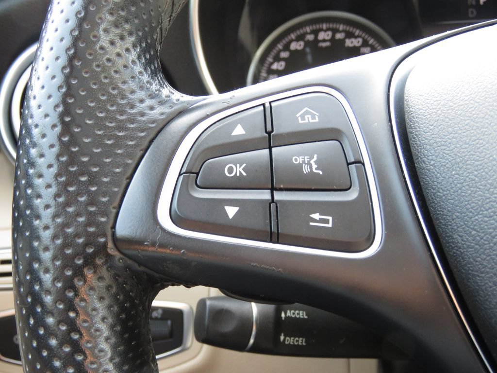 Used 2018 Mercedes-Benz C 300 4MATIC Sedan image 21