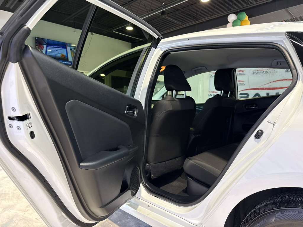 Used 2019 Toyota Prius L Eco FWD image 29