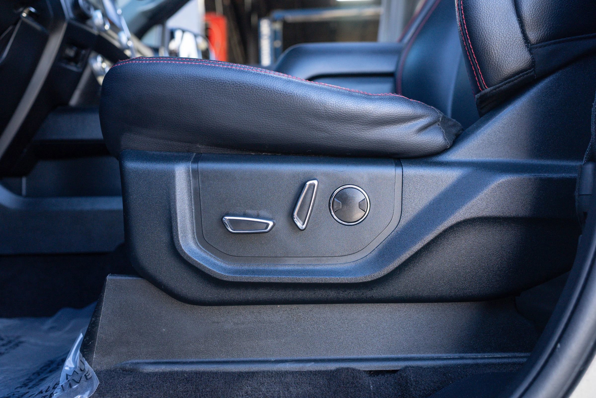 Used 2021 Ford Expedition Max Limited AWD/4WD image 23