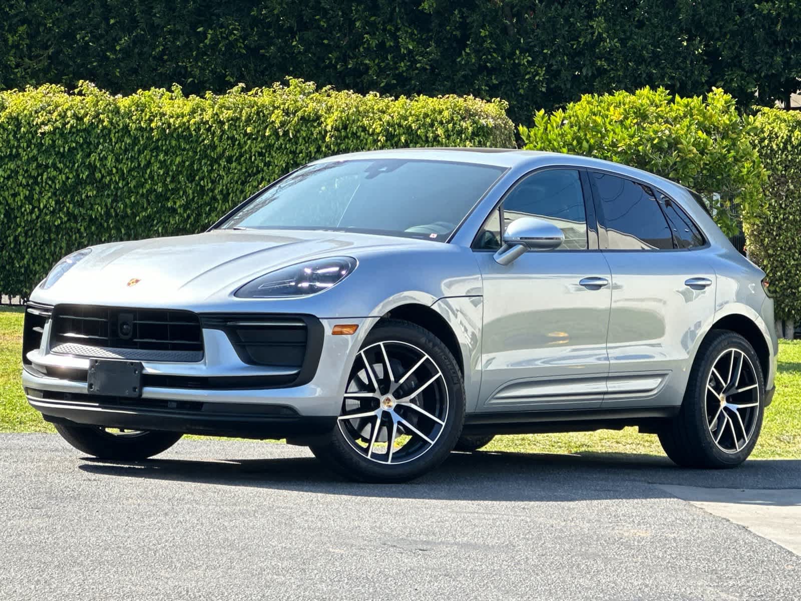 Certified 2023 Porsche Macan Turbo AWD/4WD image 1