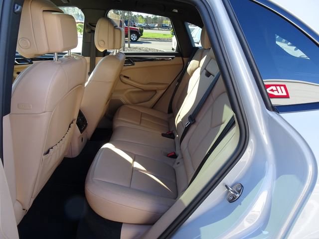 Used 2023 Porsche Macan S image 13