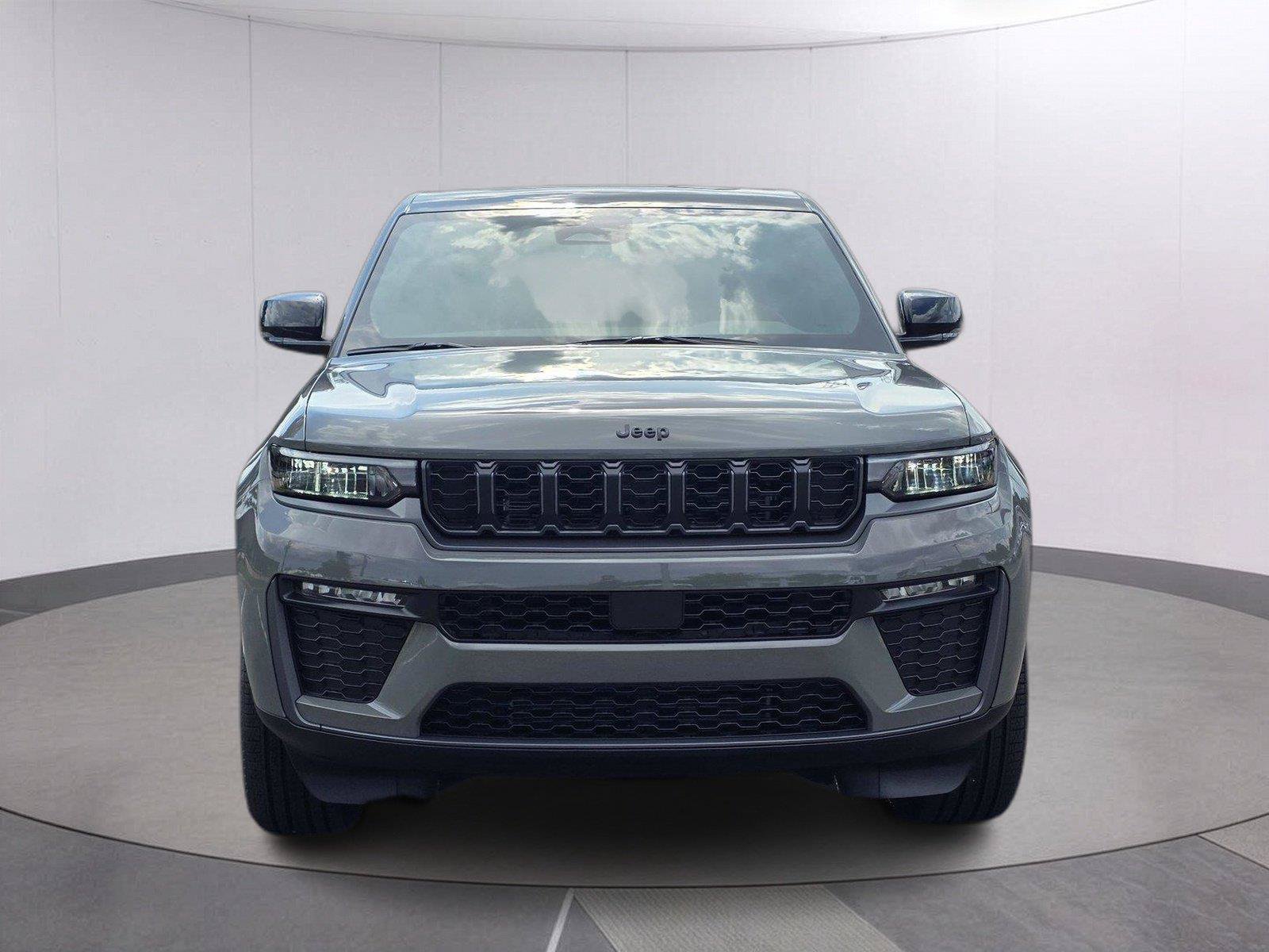 New 2027 Jeep Grand Cherokee Limited w/ Trailer Tow Package AWD/4WD image 2