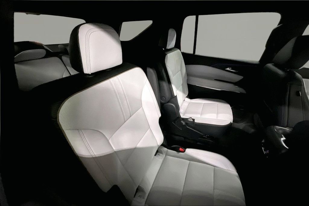 Used 2024 Chevrolet Traverse RS image 28