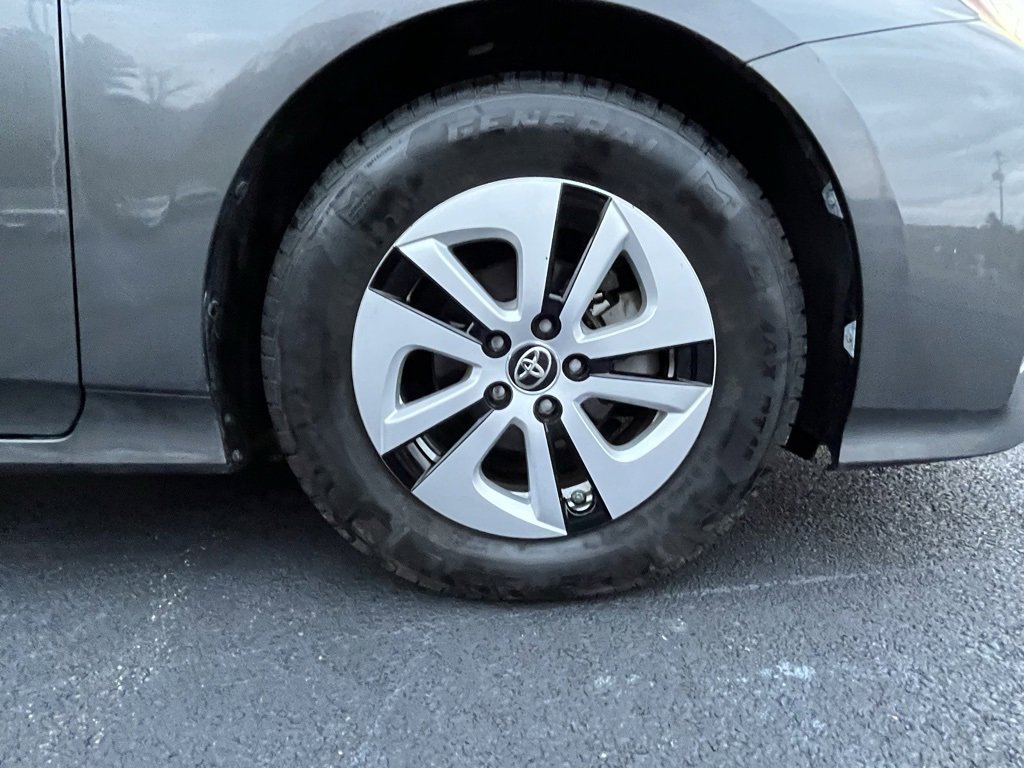 Used 2017 Toyota Prius Two image 28