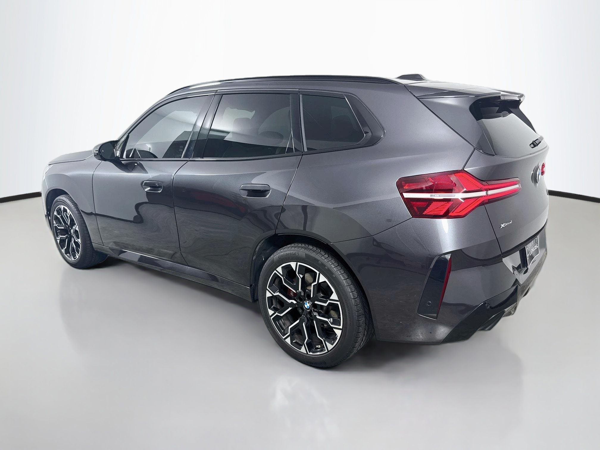Used 2025 BMW X3 xDrive30i w/ Premium Package AWD/4WD image 5