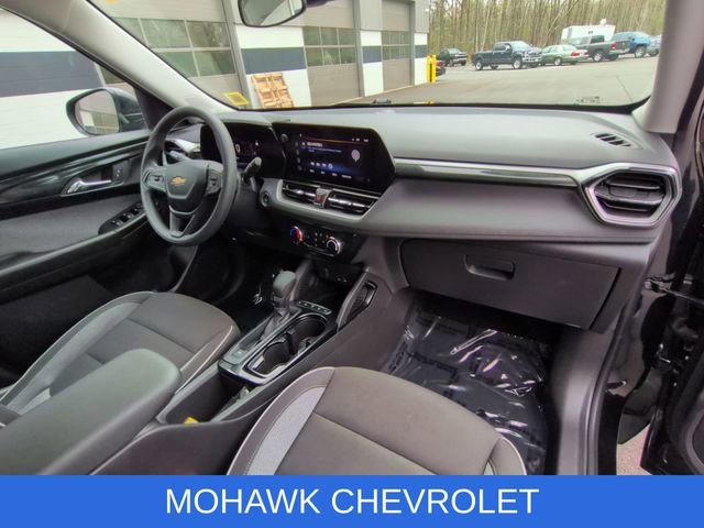 Used 2025 Chevrolet TrailBlazer LT AWD/4WD image 28