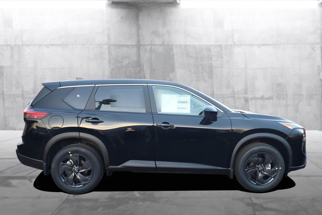 New 2026 Nissan Rogue SV image 5