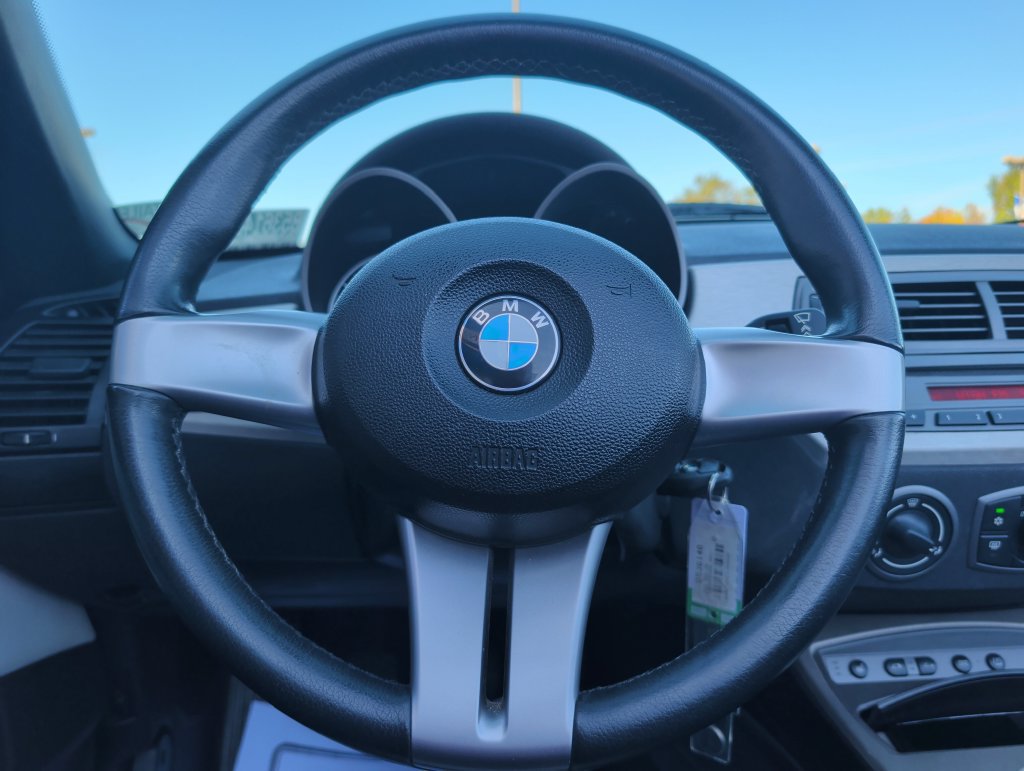 Used 2003 BMW Z4 2.5i RWD image 13