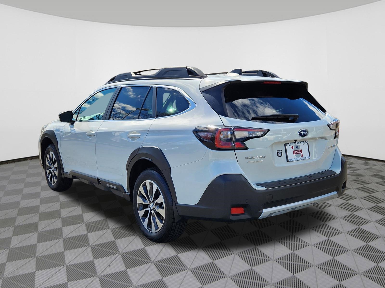 Certified 2025 Subaru Outback Limited image 3
