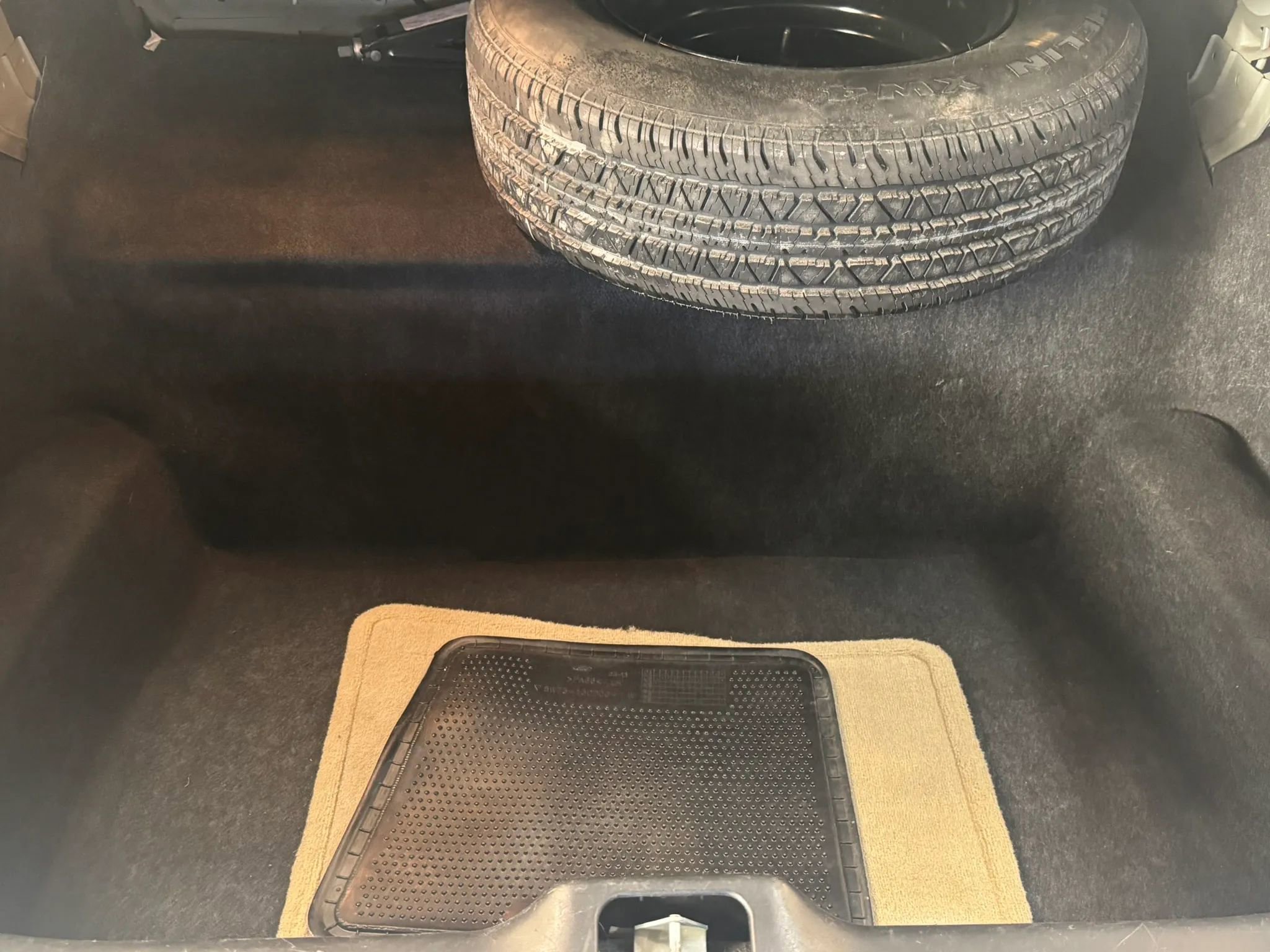 Used 2006 Mercury Grand Marquis LS image 25