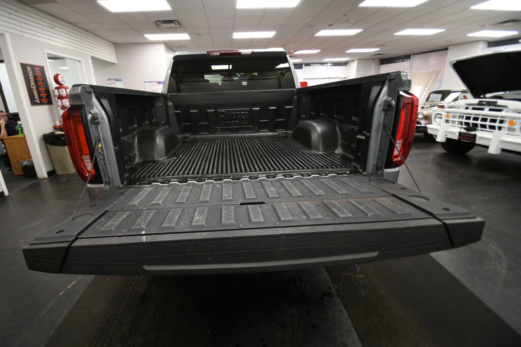Used 2024 GMC Sierra 1500 SLT AWD/4WD image 21