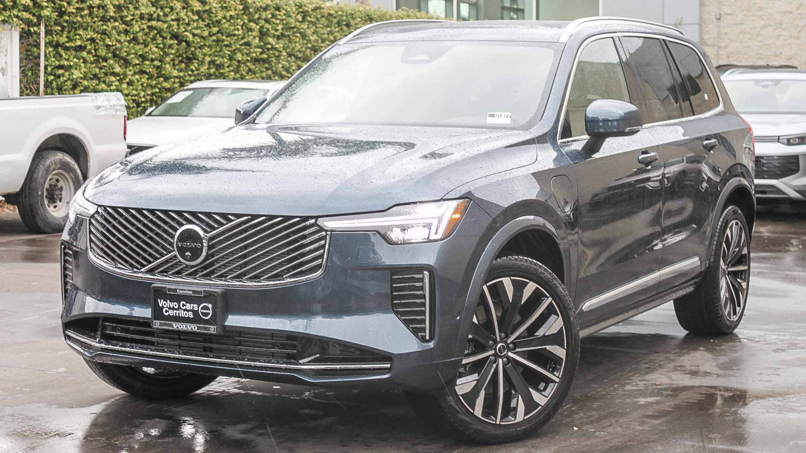 New 2026 Volvo XC90 T8 Plus w/ Protection Package Premier AWD/4WD image 1