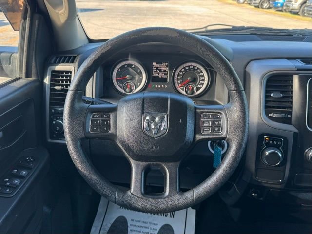 Used 2015 RAM 1500 Express RWD image 17