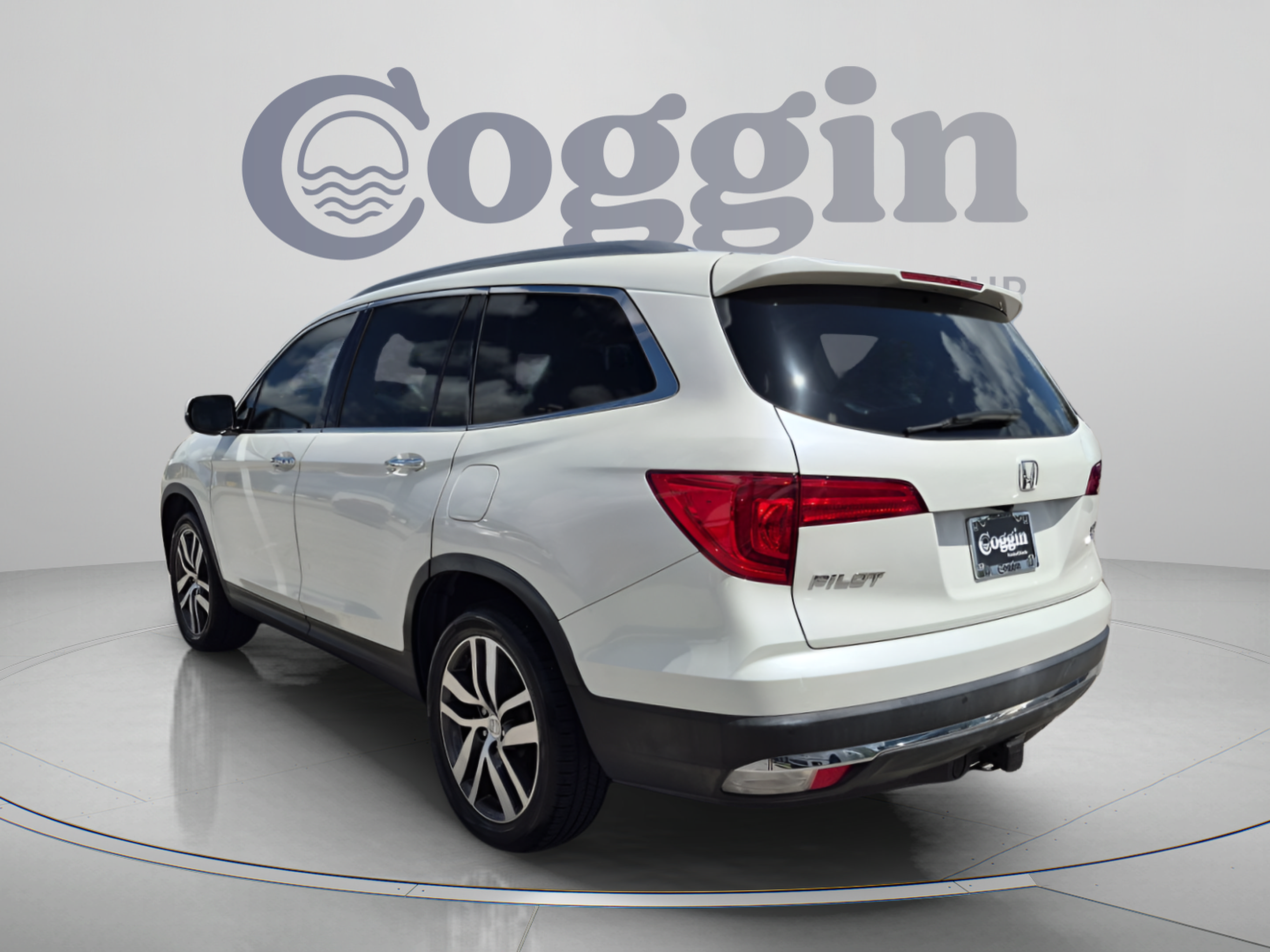 Used 2016 Honda Pilot Touring image 3