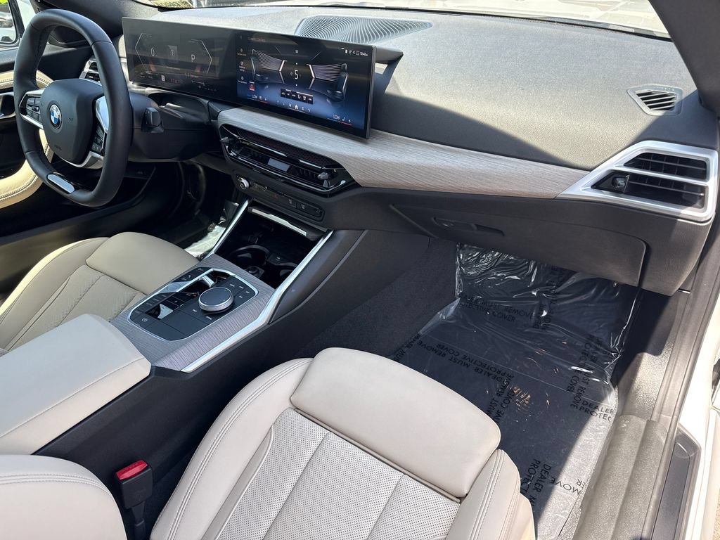 Used 2025 BMW 230i Coupe w/ Convenience Package RWD image 13
