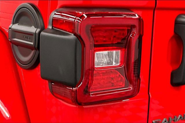 Used 2025 Jeep Wrangler Unlimited Sahara w/ Safety Group image 36