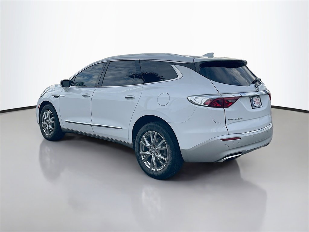 Used 2023 Buick Enclave Essence w/ Experience Buick Package image 5