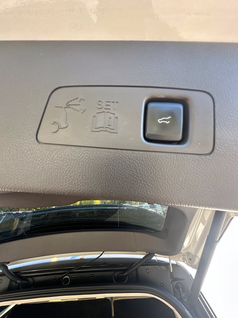 Used 2021 Lincoln Corsair FWD w/ Premium Package image 18