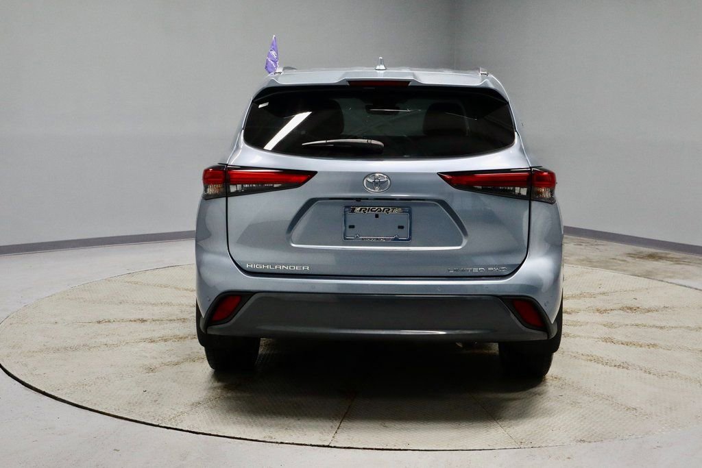 Used 2022 Toyota Highlander Limited image 12