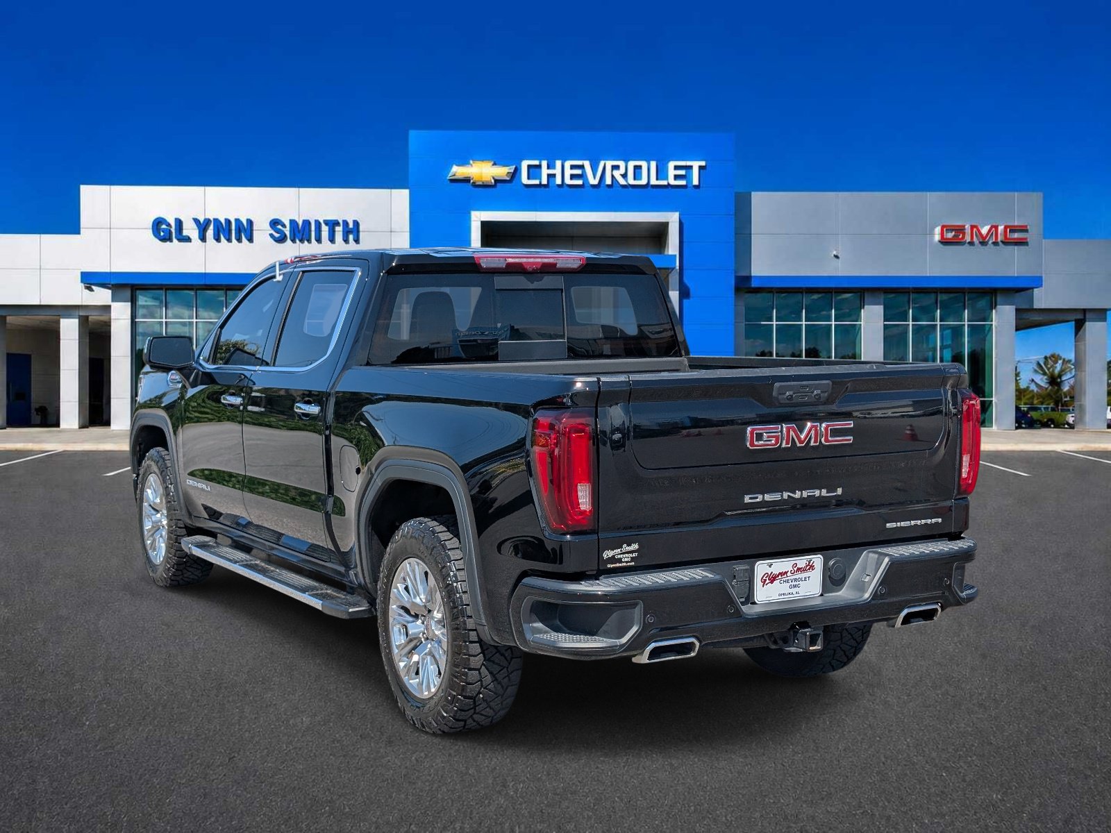 Used 2025 GMC Sierra 1500 Denali w/ Technology Package AWD/4WD image 11