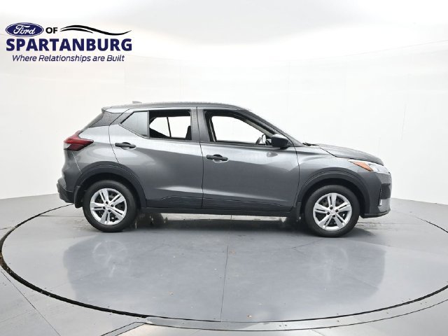 Used 2025 Nissan Kicks Play S FWD image 8