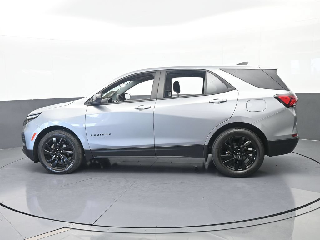 Used 2024 Chevrolet Equinox LS w/ LS Convenience Package FWD image 3