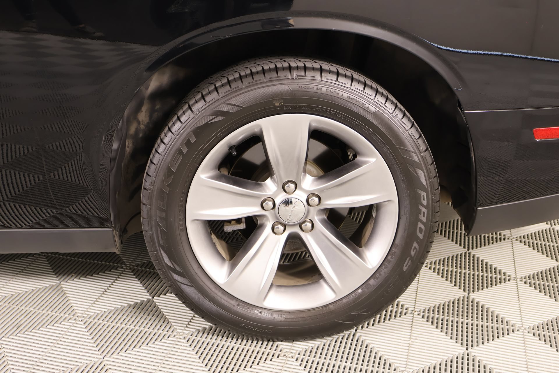 Used 2016 Dodge Challenger SXT RWD image 15