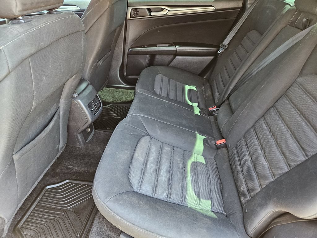Used 2018 Ford Fusion SE w/ Fusion SE Technology Package FWD image 30