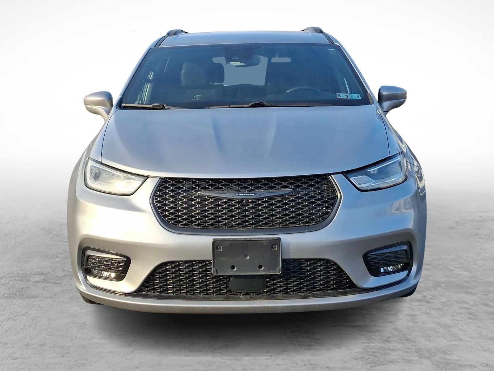 Used 2021 Chrysler Pacifica Touring w/ S Appearance Package image 2