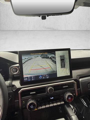 Certified 2025 Toyota 4Runner Limited w/ Tow Technology Package AWD/4WD image 10