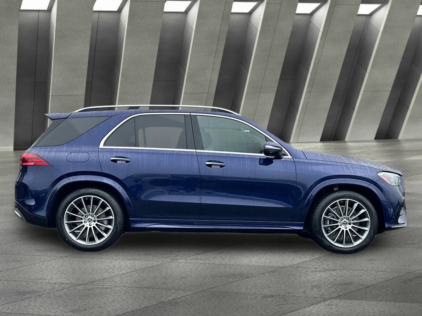New 2026 Mercedes-Benz GLE 580 4MATIC image 3