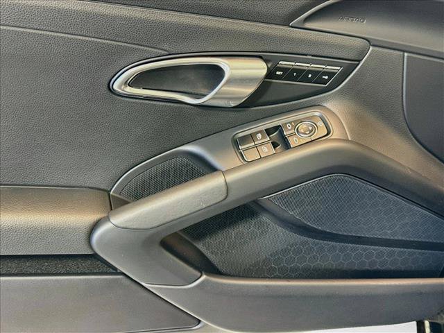 Certified 2024 Porsche 718 Boxster RWD image 11